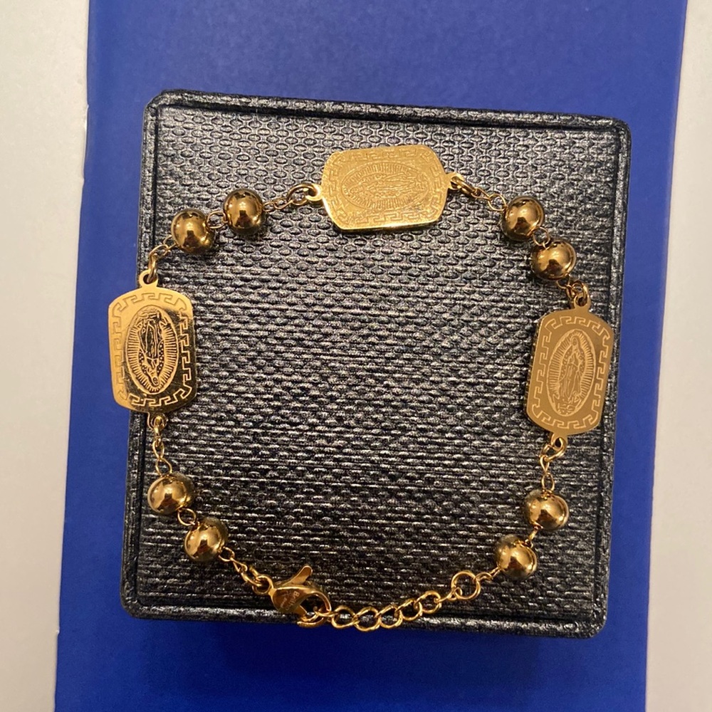 Golden Bracelet - Picture 2 of 3